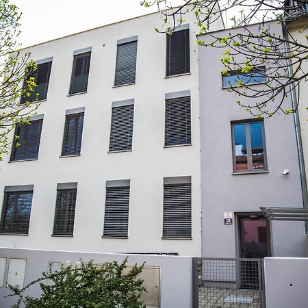 Black Field Apartment 브르노 외부 사진