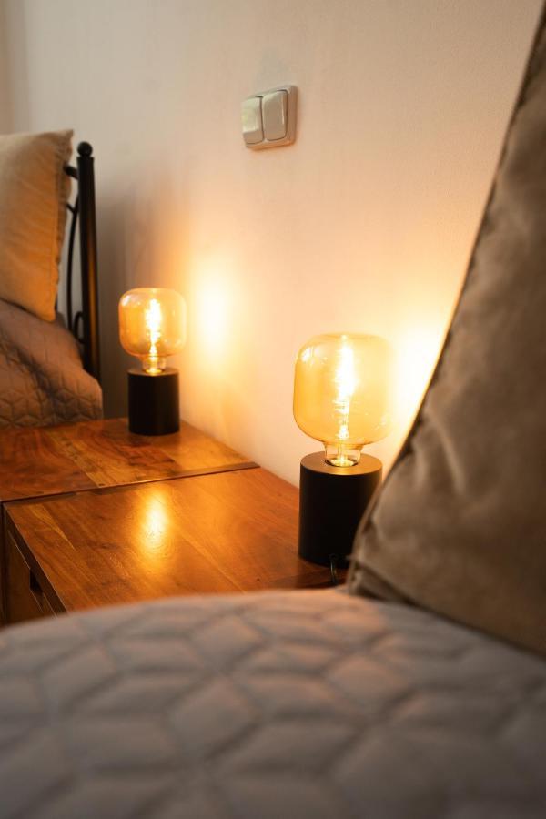 Black Field Apartment 브르노 외부 사진